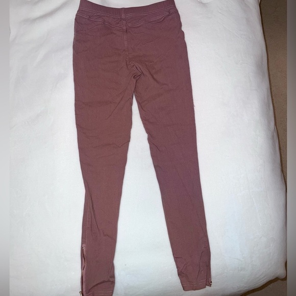 Mauve Moto Jeggings with Gold Zippers - Picture 6 of 8